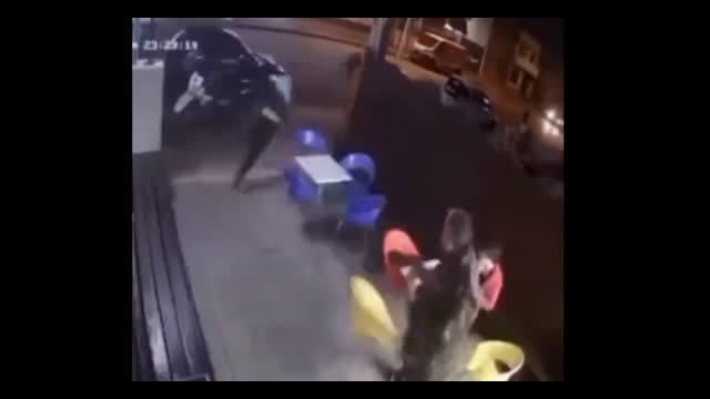 NEVER ROB ANYONE WITH A HUNTING JACKET ON