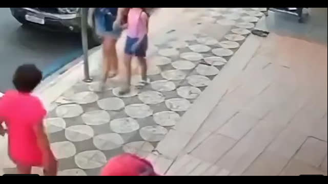 SKITSKIN ATTACKS KID WITH HER MOM THEN GETS A WELL DESERVED BEAT DOWN