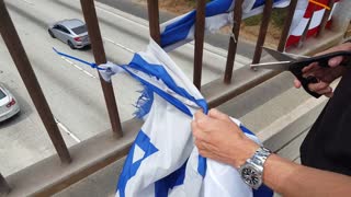 ChuckThemClouds With The GDL Cut Down Israeli Flag Over The 405 Freeway