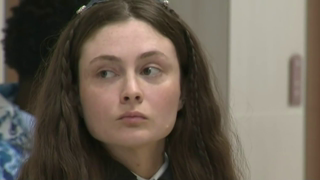 Woman accused of vandalizing synagogue