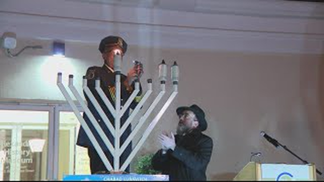 Community refuses to let rise of antisemitic rhetoric overshadow lighting of menorah in Alexandria