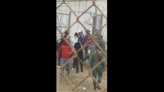 Moroccan soldiers allows immigrants to invade Spain.