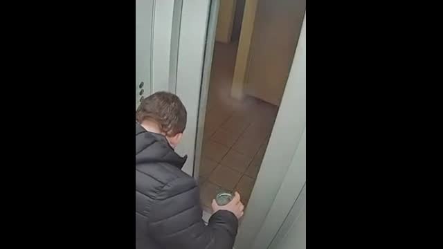 wtf! uk Genius & alcohol in a Elevator