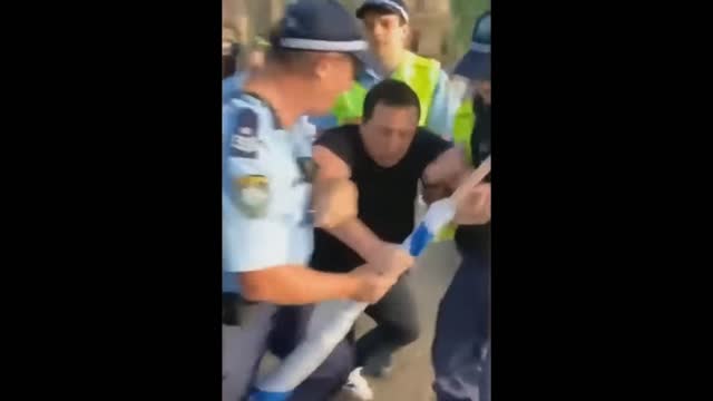 Australian Police has starting to arrest the reptile jews now