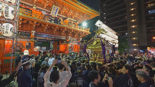 Does this looks like "Population crisis" as Kishida and 自民党 (his party)/Communist party said ?