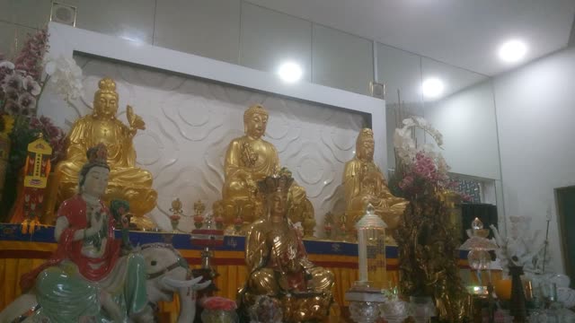 (September 28th, 2025) Few days in certain Temple, And listen on Hong Kong Lion Dance at night