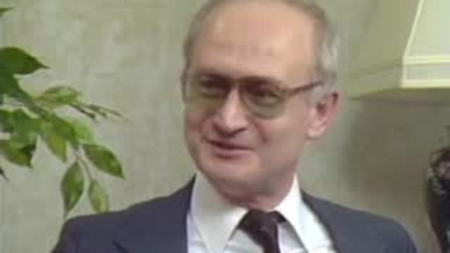 G. Edward Griffin Interviews former KGB propagandist officer Yuri Bezmenov "ideological subversion" full interview 1984