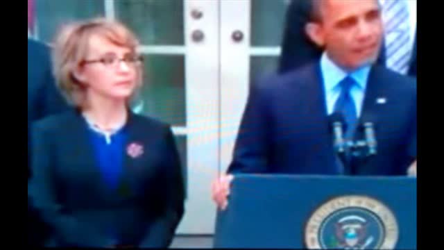 Giffords NOT Paralyzed - WATCH as She Uses Her RIGHT Hand... During Obama's Anti-Gun Diatribe!