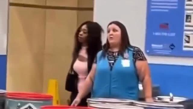 Nigger holding fat Walmart employee hostage at gunpoint in Richland, MS last night