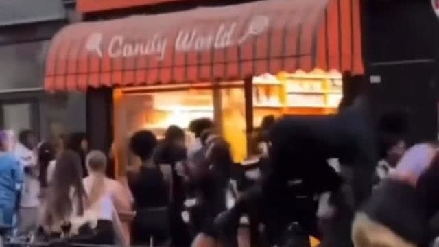 Mass nigger looting in London