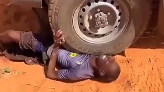 LMFAO WE'RE SO FUCKED IF THESE ARE EQUAL TO US.... HAHAHA, i really dont think that music is edited in.. they had the drums there  in background lol bantu KAPPIRS