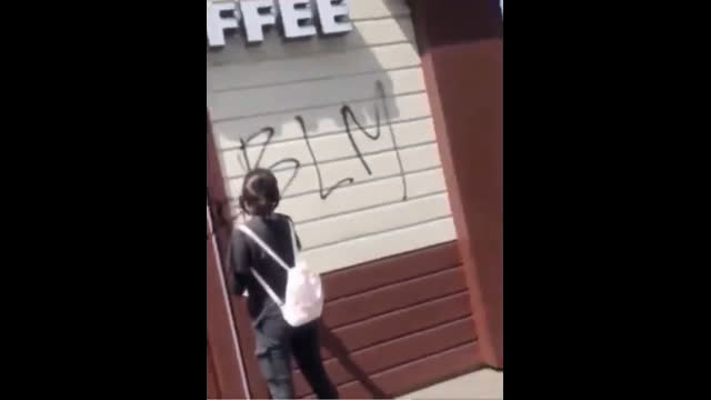 Jewish Antifa Caught Spraying BLM Graffiti