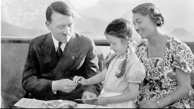 Î‘Î´ÏŒÎ»Ï†Î¿Ï‚ Î§Î¯Ï„Î»ÎµÏ Î³Î¹Î± Ï†ÎµÎ¼Î¹Î½Î¹ÏƒÎ¼ÏŒ ÎºÎ±Î¹ Ï„Î¿Î½ ÏÏŒÎ»Î¿ Î¼Î¹Î±Ï‚ Î³Ï…Î½Î±Î¯ÎºÎ±Ï‚