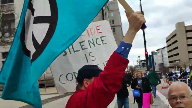 The Leftie Freaks Have Come Out To Play! Milwaukee WI 4/5/25