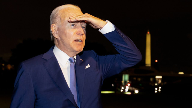 Joe Biden releases his inner pedo live