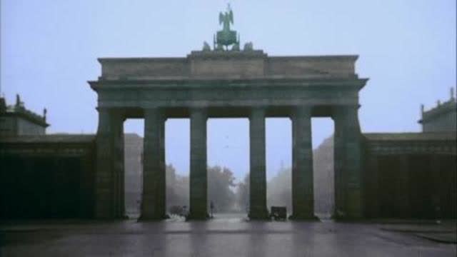 Adolf Hitler - Seven Nation Army