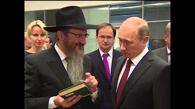 Ancient Jewish Library Welcomed to New Home in Moscow