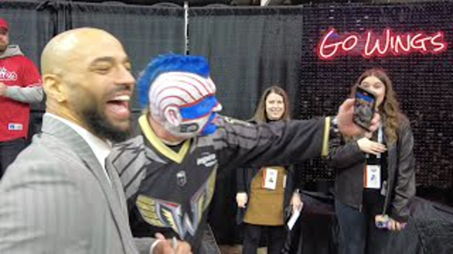 WRESTLEMANIA WEEK BEGINS IN PHILADELPHIA! WATCHING THE WINGS WITH RICOCHET