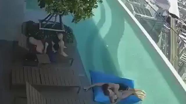 When an Earthquake Hits - Pool View, Mar 30, 2025