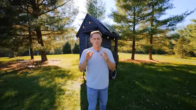 World's Smallest House, Apr 1, 2025