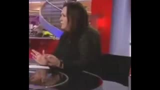 Another Grotesque Hand Anomaly That You Wont Be Able To Shake.