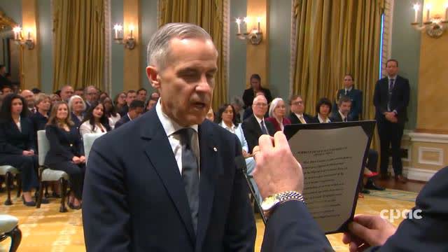 Mark Carney "Je jure solennellement et sincèrement j'agirai en fidèle servitude au roi Charles III"