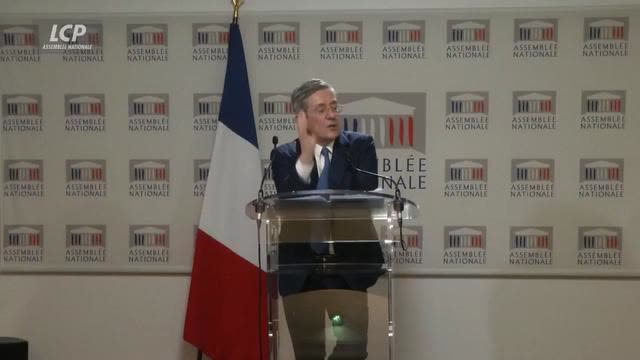 Charles deCourson confirme que les dirigeants sont des marionettes et le Deep state qui les commande