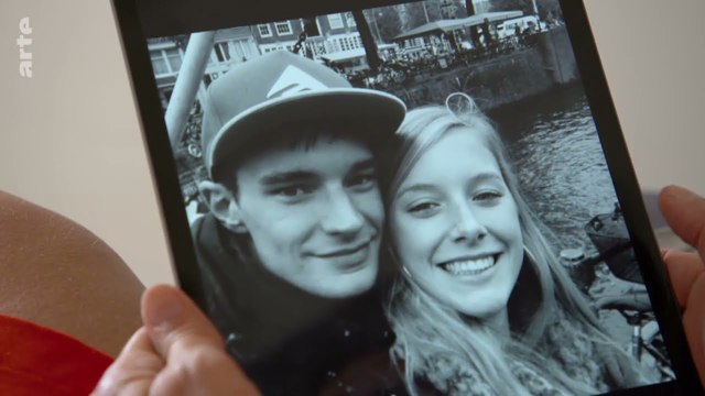 ARTE Regards - Vaccination anti Covid  : Vivre avec les effets indÃ©sirables - FÃ©vrier 2023