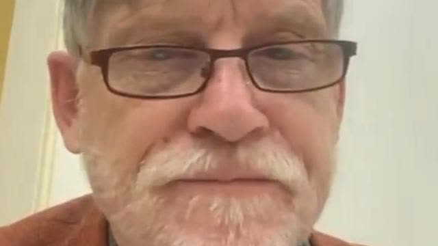 Discours de Macron : un modèle de propagande de guerre ! Clash Collon vs Macron