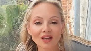 Elle expose le flux liberticide vers l'agenda 2030 on TEST, on OBSERVE, on HABITU