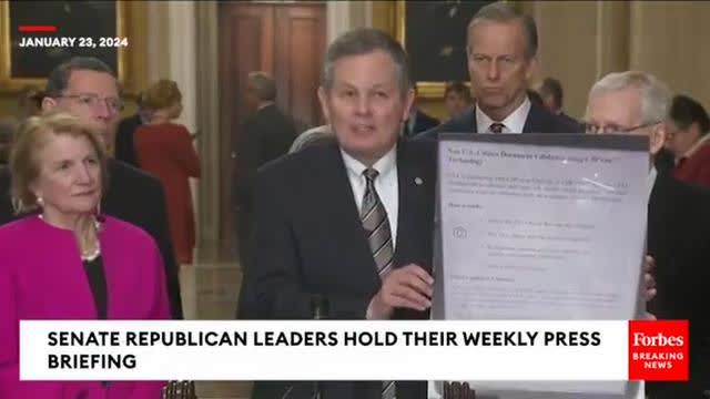 SIGN in FL airport directs ILLEGALS how to GET ON✈️w/out govt…