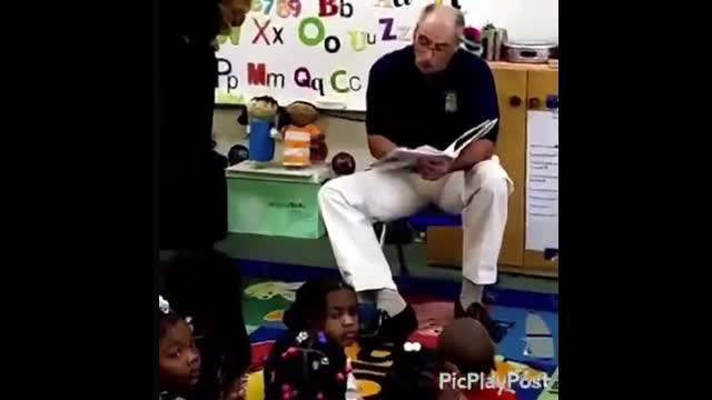 PEDO SHERIFF CHITWOOD WONâ€™T STOP SHOWING OFF HIS CAMEL TOE WHILE READING TO YOUNG BLACK CHILDREN :(