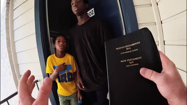 Simple Gospel Presentation - Cameron Gets Saved