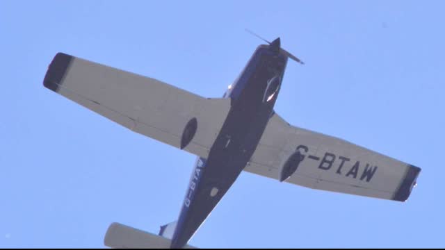 Strange planes flying illegally low over homes in Lake Wales. Still image perp unsafe fly prohibited airspace