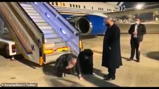 Jonathan Pollard, Spy Who Passed US Secrets to Israel, Arrives in Jewish State to START A NEW LIFE