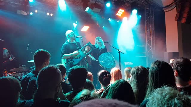 Einar + Eivor, Helvegen