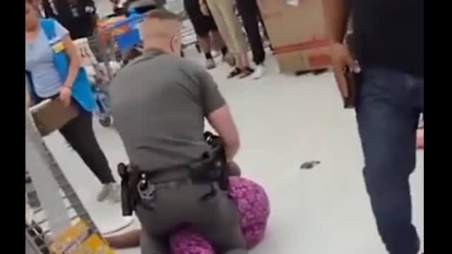 Walmart Is Racisssst