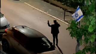 Jewish Settler Points Gun at Arabs