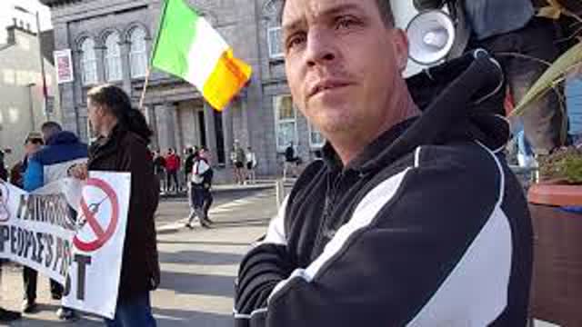 200 Antifa protest against the Irish Homeless