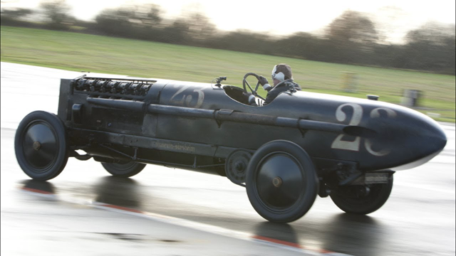 Jeremy Clarkson vs 'The Brutus' Bomber BMW (TOP GEAR)