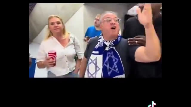 JEW BOOMER FREAKS OUT IN PUBLIC DURING THE MATCH MALI VS ISRAEL