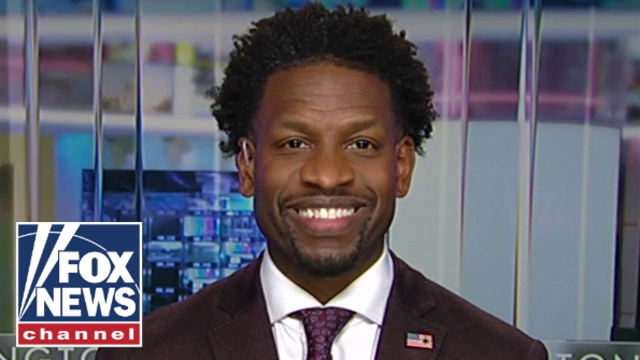 Pastor Lorenzo Sewell calls out National Prayer Service bishop: 'Worst preacher' I've heard