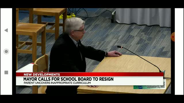 #Ohio mayor tells ENTIRE school board to resign or 'face child pornography charges'