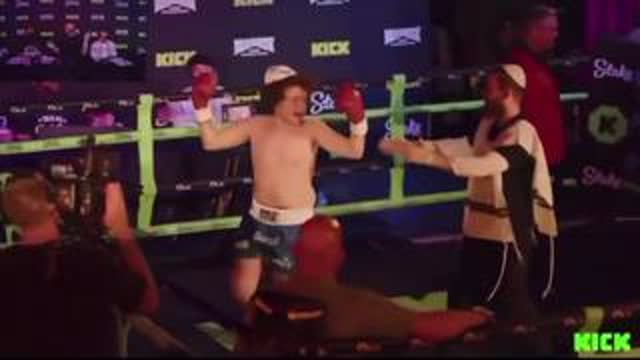 BLUBBER LANG PUNCHES OUT❗