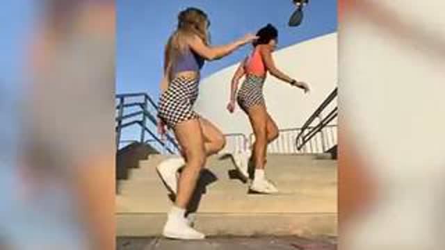 MUSIC-SHUFFLE: TALKING HEADS - BURNING DOWN THE HOUSE ?