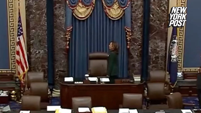 Kamala Harris flubs Pledge of Allegiance during Senate opening day