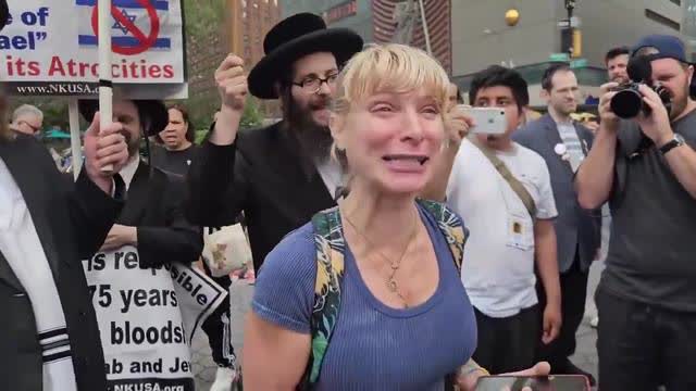 I LOVE THE SOUND OF KVETCHING IN THE MORNING ₪ IT SOUNDS LIKE...VICTORY!