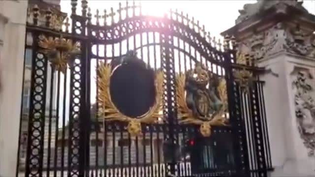 ROYAL FAMILY IS GONE, ROYAL CREST MISSING FROM FRONT GATE, & ROYAL GUARDS GONE TOO (VIDEO) Why? Because of a JWO win?