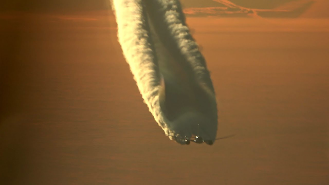 Chemtrails | Early morning 787 Dreamliner