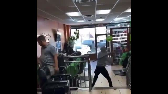 Nigger spots the nigger who snitched on him five years ago at the barbershop